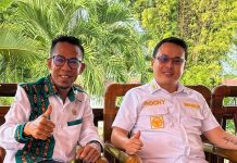 Dituduh Ketua DPRD Alor Hanya Urus Jalan-Jalan ke luar Daerah, Wakil Bupati: Itu Fitnah Gambar: Ketua DPRD Alor Paulus Buche Brikmar (kiri) dan Wakil Bupati Alor Rocky Winaryo (kanan). (Sumber Foto: Facebook Buche Brikmar).