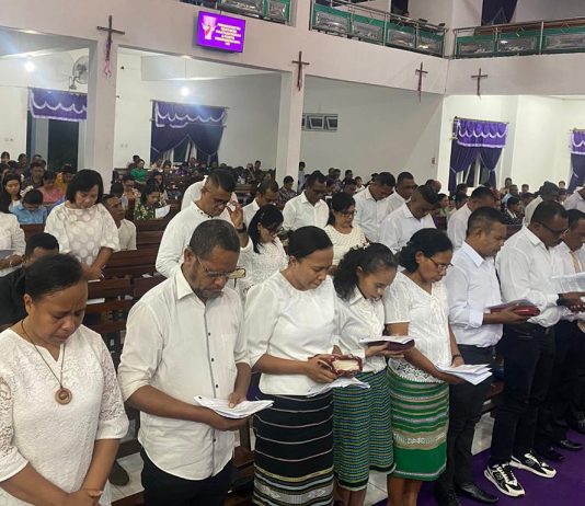 Timpel Sidang MPH PGI Diperhadapkan, Ketua Sinode GMIT: Alor Dipilih Karena Keberagaman yang Unik Tim Pelaksana (Timpel) Sidang MPH PGI diperhadapkan pada ibadah Minggu (15/3) di Gereja Pola Tribuana, Kalabahi. (Foto: doc tribuanapos.net).