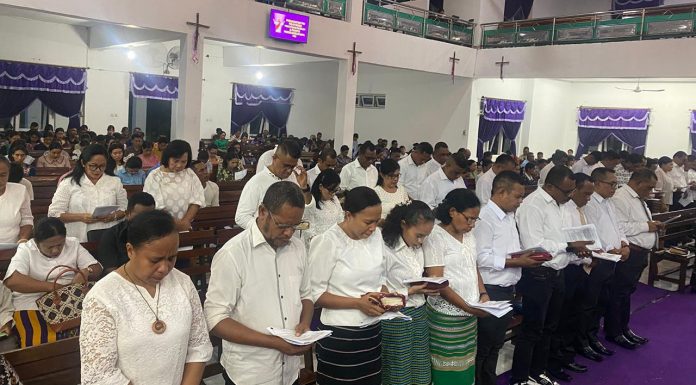 Timpel Sidang MPH PGI Diperhadapkan, Ketua Sinode GMIT: Alor Dipilih Karena Keberagaman yang Unik Tim Pelaksana (Timpel) Sidang MPH PGI diperhadapkan pada ibadah Minggu (15/3) di Gereja Pola Tribuana, Kalabahi. (Foto: doc tribuanapos.net).