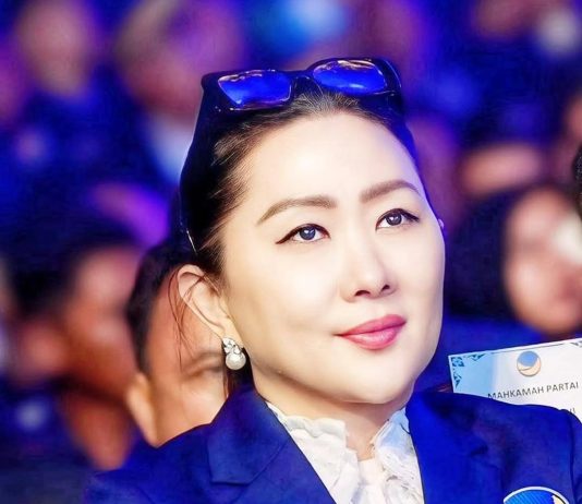 Dukung Suksesnya Sidang MPH PGI dan HUT Ke-76 di Alor, Julie Sutrisno Laiskodat Bantu Dana Rp 100 Juta Anggota DPR RI Komisi XI Fraksi Partai NasDem, Julie Sutrisno Laiskodat. (Foto: doc Instagram Julie Sutrisno Laiskodat).