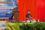 Sikapi Tantangan AI, PGI Gelar Diskusi Terbatas di Alor: Dorong Jemaat Cerdas Digital dan Perkuat Teologi Berjaga-jaga Komisi Pengembangan Digital dan Artificial Intelligence, Gildas Deograt Lumy, sementara memaparkan materi tentang: Tantangan Dunia Digital dan AI bagi Gereja dan Secure Platform bagi Gereja Gereja Indonesia, Jumat (22/5) di Aula Gereja Pola Tribuana Kalabahi. (Foto: doc fotografer Jhon Dael).