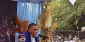 Mengukir Sejarah, Seluruh Rangkaian Sidang MPH PGI dan HUT Ke-76 Resmi Dibuka di Pantai Sebanjar Alor Ketua Timpel Sidang MPH PGI dan HUT Ke-76 PGI, Pnt. Obeth Bolang, S.Sos.,M.AP, memberikan sambutan di acara pembukaan rangkaian kegiatan Sidang MPH PGI dan HUT Ke-76 PGI, Kamis 21 Mei di Pantai Sebanjar, Alor. (Foto: doc tribuanapos.net/bela).