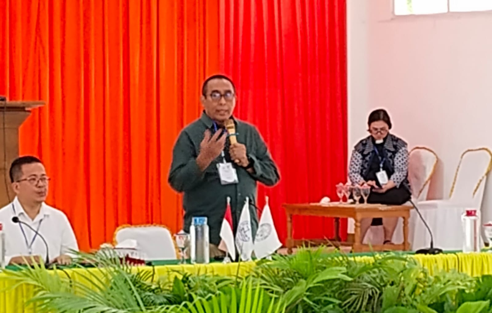 Ketum PGI Pdt. Jacklevyn Fritz Manuputty, Resmi Buka Sidang MPH dan HUT Ke-76 PGI, Jumat 22 Mei 2026 di Aula Gereja Pola Tribuana, Kota Kalabahi. (Foto: doc tribuanapos.net/Jhon Dael). Ketum PGI Pdt. Jacklevyn Fritz Manuputty, Resmi Buka Sidang MPH dan HUT Ke-76 PGI, Jumat 22 Mei 2026 di Aula Gereja Pola Tribuana, Kota Kalabahi. (Foto: doc tribuanapos.net/Jhon Dael).