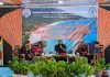 Ketum PGI di Seminar Nasional Ekoteologi Maritim Alor: Gereja Harus Melihat Laut Sebagai Sumber Kehidupan Ketua Umum PGI, Pdt. Jacklevyn Frits Manuputty (tengah) di seminar Nasional Eko-Teologi Maritim Alor, Senin 25 Mei 2026 di Aula Pola Tribuana Kalabahi. (Foto: doc fotografer Jhon Dael).