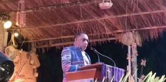 Sukses Gelar Sidang MPH dan HUT Ke-76 PGI, Ketua Timpel Obeth Bolang Sampaikan Terima Kasih Mendalam kepada Semua Pihak Ketua Timpel Sidang MPH dan HUT Ke-76 PGI, Pnt. Obeth Bolang, S.Sos.,M.AP, ketika membaca laporan panitia di perayaan HUT Ke-76 PGI, Senin (25/5) di Gereja Pola Tribuana Kalabahi. (Foto: doc tribuanapos.net/dm).