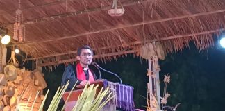 Sukses Menjadi Tuan Rumah Sidang MPH dan HUT ke-76 PGI di Alor, Sinode GMIT: Bukti Nyata Toleransi Hidup di Bumi Flobamora Sekretaris Majelis Sinode GMIT, Pdt. Lay Abdi K. Wenyi, M.Th, ketika membawa sambutan di puncak perayaan HUT Ke-76 PGI, Senin 25 Mei 2026 di Halaman Gereja Pola Tribuana Kalabahi. (Foto: doc tribuanapos.net/dm).