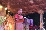 Hadiri Perayaan HUT Ke-76 PGI di Alor, Gubernur NTT Gaungkan Ekonomi Kerakyatan dan Pesan Perdamaian Abadi Gubernur NTT, Emanuel Melkiades Laka Lena, berpidato di acara puncak perayaan HUT Ke-76 PGI, Senin 25 Mei 2026 di Halaman Gereja Pola Tribuana, Kalabahi Kota. (Foto: doc tribuanapos.net/dm).