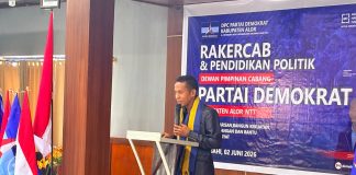 Ketua DPRD Alor Apresiasi Partai Demokrat yang Konsisten Jaga Nilai Politik dan Persaudaraan Ketua DPRD Alor Paulus Buche Brikmar ketika sambutan di acara pembukaan Rakercab dan Pendidikan Politik Partai Demokrat, Selasa 2 Juni 2026. (Foto: doc tribuanapos.net).