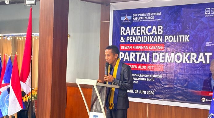Ketua DPRD Alor Apresiasi Partai Demokrat yang Konsisten Jaga Nilai Politik dan Persaudaraan Ketua DPRD Alor Paulus Buche Brikmar ketika sambutan di acara pembukaan Rakercab dan Pendidikan Politik Partai Demokrat, Selasa 2 Juni 2026. (Foto: doc tribuanapos.net).