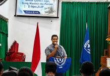 Senior dan DPD GAMKI NTT Puji Pelatihan Multimedia dan Peluncuran Inovasi Digital UMKM GAMKI Alor Senior GAMKI Alor, Marthin De Porres Djeo, saat sambutan di acara pembukaan Pelatihan Multimedia GAMKI Alor, Selasa 9 Juni 2026 di GMIT Imanuel Mola. (Foto: doc tribuanapos.net/dm).