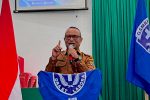 Buka Pelatihan Multimedia GAMKI Alor, Pemkab Alor Dorong Pemuda Gereja Kuasai Teknologi Tingkatkan Kualitas SDM Asisten 1 Setda Kabupaten Alor, Syafruddin Djawa, S.H, ketika membawa sambutan dan arahan di acara pembukaan pelatihan multimedia GAMKI Alor, Selasa 9 Juni 2026 di GMIT Imanuel Mola. (Foto: doc tribuanapos.net/dm).