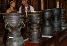 Belis dalam Perceraian Adat NTT: Menjaga Martabat Budaya, Mencari Kepastian Hukum Gambar Karikatur Moko: benda pusaka belis perempuan Alor, Nusa Tenggara Timur. (Foto: doc tribuanapos.net).