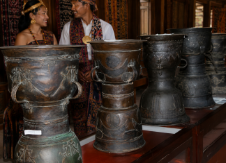Belis dalam Perceraian Adat NTT: Menjaga Martabat Budaya, Mencari Kepastian Hukum Gambar Karikatur Moko: benda pusaka belis perempuan Alor, Nusa Tenggara Timur. (Foto: doc tribuanapos.net).
