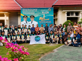 Tim KKN-PPM UGM 2026 Tiba di Alor, Bawa Semangat Ketahanan Pangan, Konservasi, dan Pariwisata Berkelanjutan Tim KKN-PPM UGM Alor Carita foto bersama Pemerintah Kabupaten Alor usai penyambutan resmi di Kantor Bappelitbang Kabupaten Alor, Minggu 28 Juni 2026. (Foto: doc Mahasiswa KKN UGM).