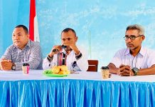 Rektor Untrib Kalabahi Lepas 62 Mahasiswa dan DPL KKN Tematik GENTASKIN LLDIKTI Wilayah XV Rektor Untrib Kalabahi Elia Maruli (tengah) ketika memberikan arahan saat melepaskan 62 Mahasiswa dan DPL KKN Tematik GENTASKIN LLDIKTI Wilayah XV, Rabu (1/7) di Aula Kampus Untrib Kalabahi. (Foto: doc Untrib Kalabahi).