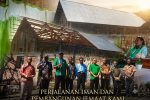 Kaum Bapa Klasis ALTAR Gelar Diakonia Pelayanan Pengatapan Gedung Pos Pelayanan GMIT Laharoi Lakfui Dapitau Ketua Kaum Bapa Klasis ALTAR, Enos Mailani (ketiga kiri) foto bersama jemaat bermata jemaat di Pos Pelayanan GMIT Laharoi Lakfui Dapitau, pada Jumat, 3 Juli 2026. (Foto: doc tribuanapos.net/).