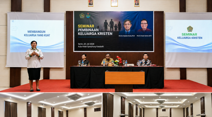 Kemenag Alor Gelar Seminar Pembinaan Keluarga Kristen, Perkuat Ketahanan Keluarga di Tengah Tantangan Zaman Kepala Seksi Urusan Agama Kristen Kemenag Alor, Lim Chr. T. R. Odja, M.Th (tengah), foto bersama Narasumber dan Peserta Seminar Pembinaan Keluarga Kristen, Senin 20 Juli 2026 di Aula Hotel Simphony Kalabahi. (Foto: doc tribuanapos.net/).
