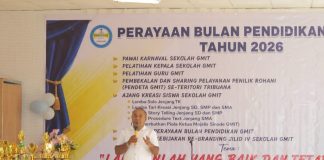 Ketua Yapenkris Pingdoling Alor Buka Ajang Kreasi Siswa, Awali Rangkaian Perayaan Bulan Pendidikan GMIT 2026 Ketua Yapenkris Pingdoling Alor, Mando Kolimon, S.Pd membuka Ajang Kreasi Siswa, Awali Rangkaian Perayaan Bulan Pendidikan GMIT 2026, Rabu (22/7) di Aula SMA Kristen 1 Kalabahi. (Foto: doc tribuanapos.net/).