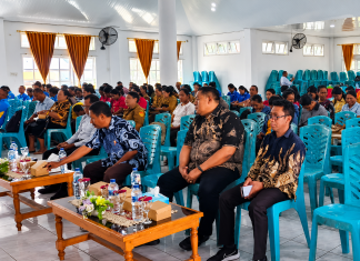 GMIT Perkuat Kompetensi Guru dan Kepala Sekolah Yapenkris Pingdoling, Siapkan Sentralisasi Gaji pada 2028 Ketua Majelis Sinode GMIT Pdt. Semual Benyamin Pandie (kedua kanan) membuka kegiatan pelatihan kompetensi Guru dan Kepala Sekolah Yapenkris Pingdoling, Selasa 28 Juli 2026 di Aula Gereja Pola Tribuana Kalabahi. (Foto: doc tribuanapos.net/).