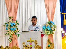 Perayaan Bulan Pendidikan GMIT 2026 Ditutup, Ketua Panitia: Segala Kemuliaan bagi Tuhan, Terima Kasih untuk Semua Pihak yang Mendukung Ketua Panitia Pelaksana Perayaan Bulan Pendidikan GMIT, Michael Y. Laa, S.Pd, ketika membaca laporan panitia pada acara penutupan seluruh rangkaian kegiatan Bulan Pendidikan GMIT lingkup Yapenkris Pingdoling Alor, Rabu (29/7) di Aula Pola Tribuana Kalabahi. (Foto: doc tribuanapos.net/dm).