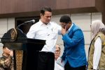 Mahasiswa Undip Adriano Padama Curhat ke Mentan, Ungkap Harga Beras di Alor Bisa Tembus Rp30.000 per Kilogram Mahasiswa Undip Adriano Padama Curhat ke Mentan Andi Amran, Kamis (6/8) di Kampus Undip Semarang. (Foto: kompas.com).
