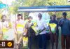 Menembus Pulau-Pulau Alor, Bulog Mulai Salurkan Bantuan Pangan ke Seluruh Kecamatan Bulog Alor distribusi bantuan pangan di Pukau Pantar, Kamis (13/8). (Foto: doc Bulog Alor).