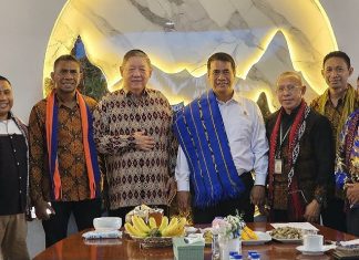 Mentan Penuhi Janji, Rp33 Miliar Disiapkan untuk Bangun Pertanian Alor Pengurus Harian IKO Jabodetabek temui Mentan Andi Amran Sulaiman Selasa (18/8) di Jakarta. (Foto: doc IKO).