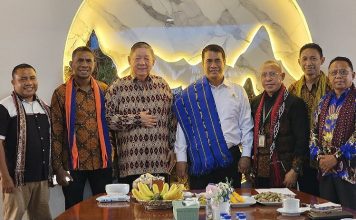 Mentan Penuhi Janji, Rp33 Miliar Disiapkan untuk Bangun Pertanian Alor Pengurus Harian IKO Jabodetabek temui Mentan Andi Amran Sulaiman Selasa (18/8) di Jakarta. (Foto: doc IKO).