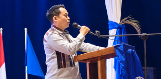 Wakil Bupati Alor Rocky Winaryo Tutup Rangkaian IPI dan Kemah Rohani GAMKI Alor–GMIT Sion Alemba Wakil Bupati Alor Rocky Winaryo menutup rangkaian IPI dan Kemah Rohani GAMKI Alor–GMIT Sion Alemba, Jumat 18 September 2026 di Lapangan Sepakbola Kecamatan Lembur. (Foto: doc trubuanapos.net/Aris).