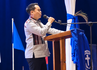 Wakil Bupati Alor Rocky Winaryo Tutup Rangkaian IPI dan Kemah Rohani GAMKI Alor–GMIT Sion Alemba Wakil Bupati Alor Rocky Winaryo menutup rangkaian IPI dan Kemah Rohani GAMKI Alor–GMIT Sion Alemba, Jumat 18 September 2026 di Lapangan Sepakbola Kecamatan Lembur. (Foto: doc trubuanapos.net/Aris).