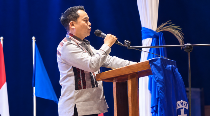 Wakil Bupati Alor Rocky Winaryo Tutup Rangkaian IPI dan Kemah Rohani GAMKI Alor–GMIT Sion Alemba Wakil Bupati Alor Rocky Winaryo menutup rangkaian IPI dan Kemah Rohani GAMKI Alor–GMIT Sion Alemba, Jumat 18 September 2026 di Lapangan Sepakbola Kecamatan Lembur. (Foto: doc trubuanapos.net/Aris).